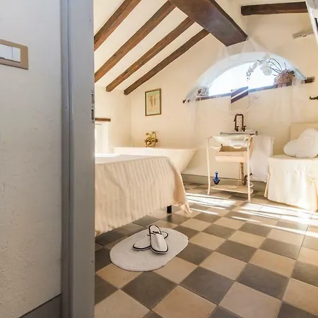 Villa Valuable Rustic Tuscan Swimming Pool, Breathtaking View Of Camaiore